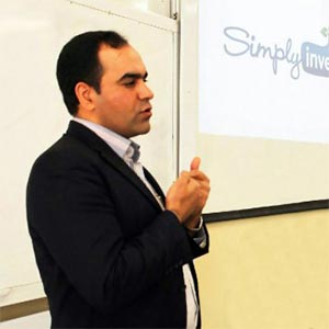 علی زینلی (مدیرعامل و عضو هیئت مدیره)